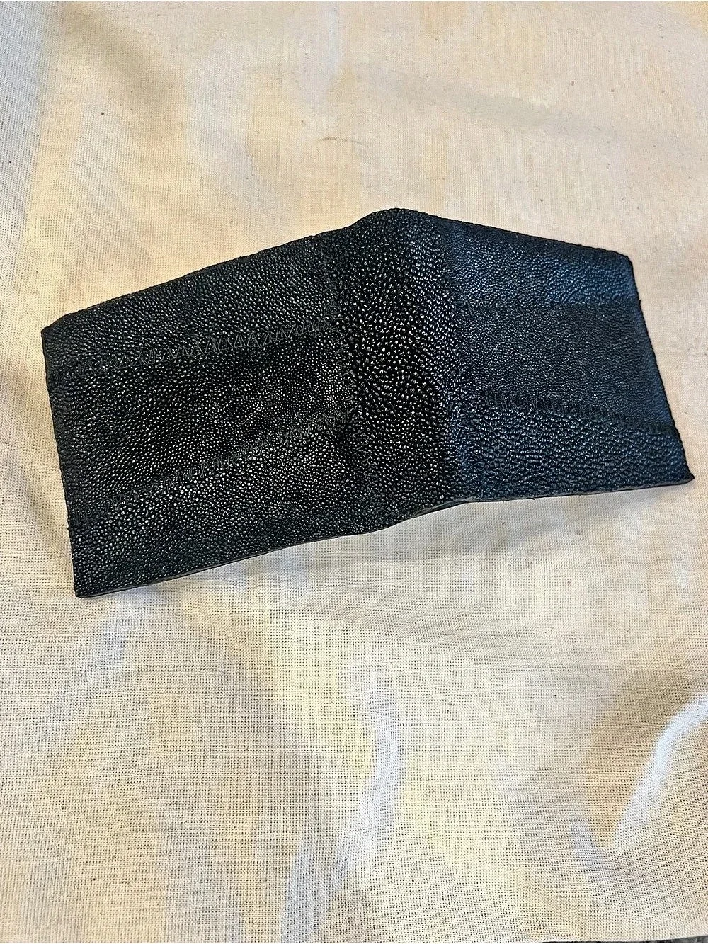 Stingray Handcrafted Genuine Exotic Leather Black Bifold Men’s Wallet New